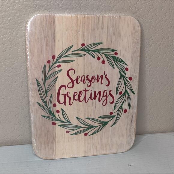 Christmas Wooden Cutting Board Holly Berries Wreath Seasons Greetings - Picture 9 of 9